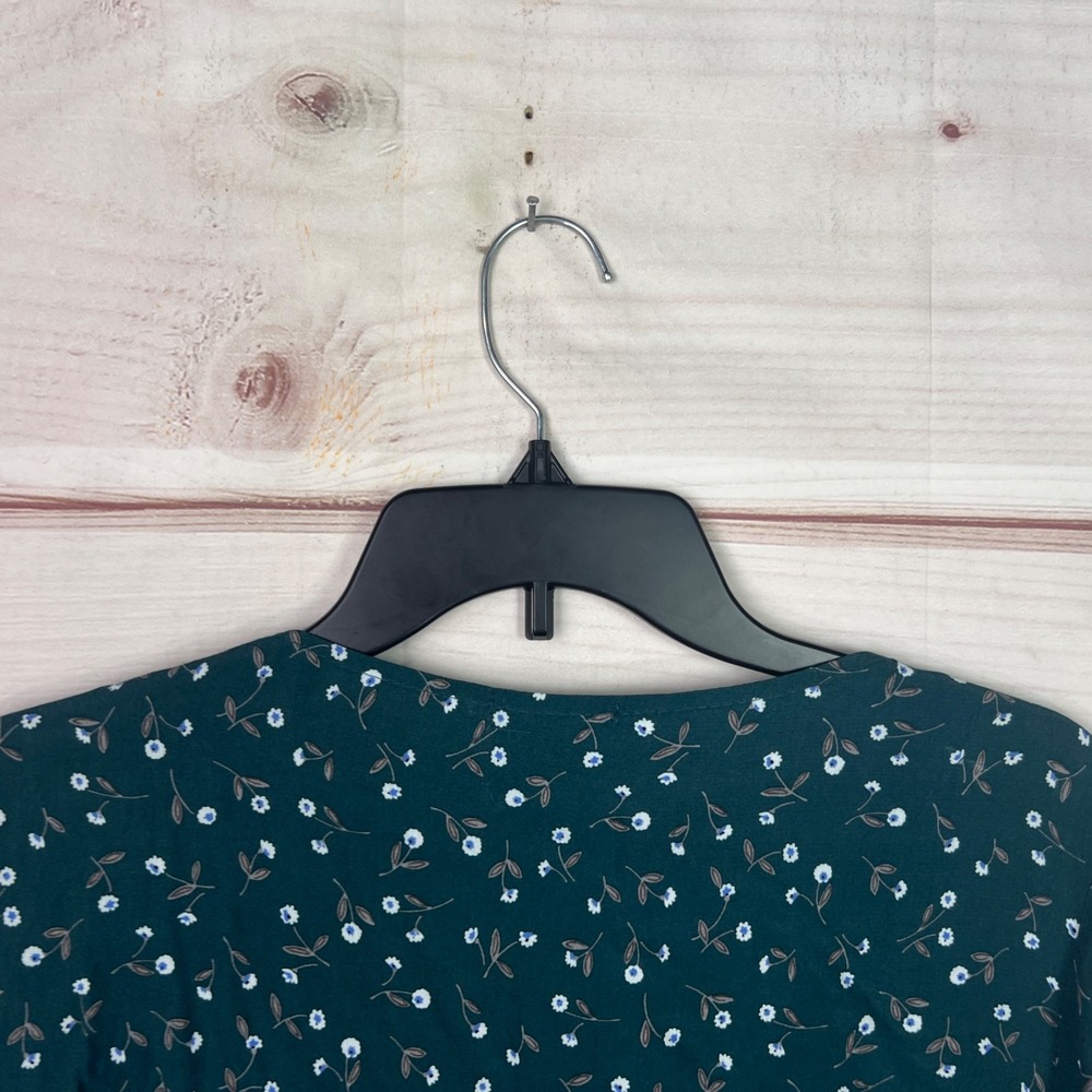 Brandy Melville Top Womens OS Green Floral Blouse Long Sleeve Crop Tie Waist - Picture 7 of 8